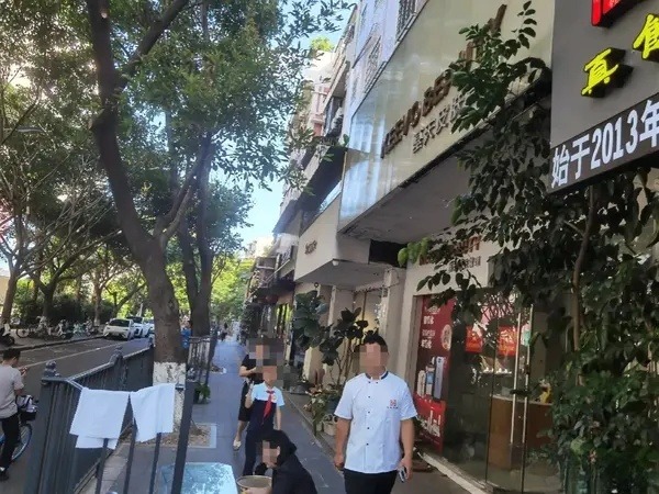 瑞景商业广场沃尔玛边临街店面业主无转让费招租，大照/集体照_图2