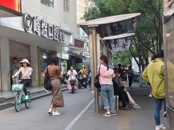 湖滨北路300平门宽15米以上好店出租，适合超市茶烟酒，大照/集体照_图17